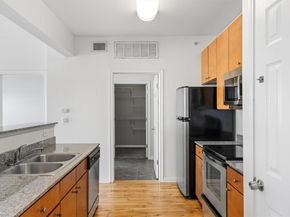 2502 Leon ST 416, Austin TX 78705