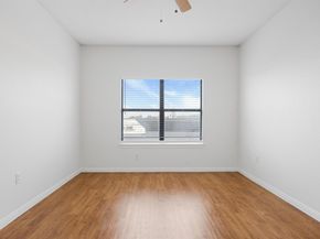 2502 Leon ST 416, Austin TX 78705