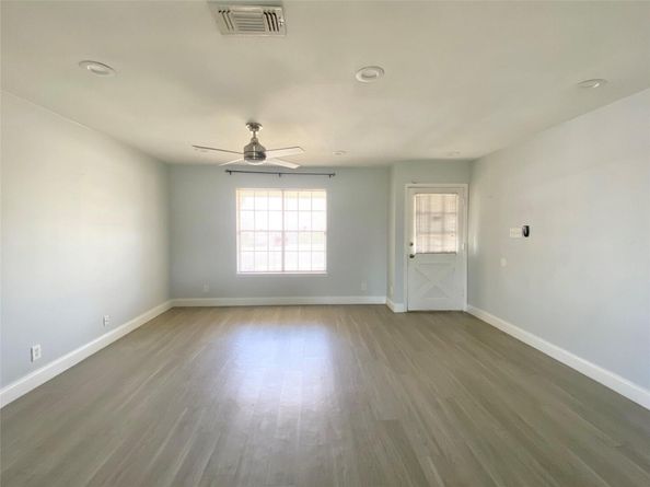 8602 Colonial DR, Austin TX 78758