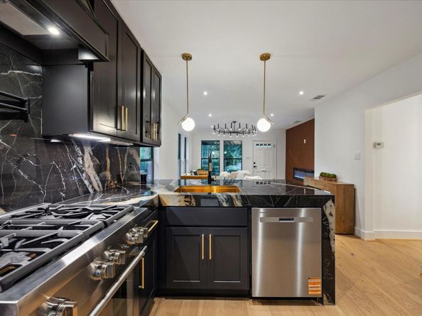 1121 Reagan TER, Austin TX 78704