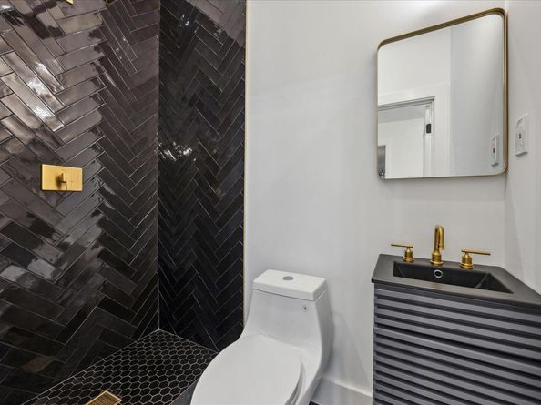 1121 Reagan TER, Austin TX 78704