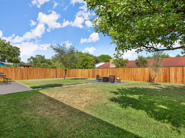 8907 Hunters TRCE, Austin TX 78758