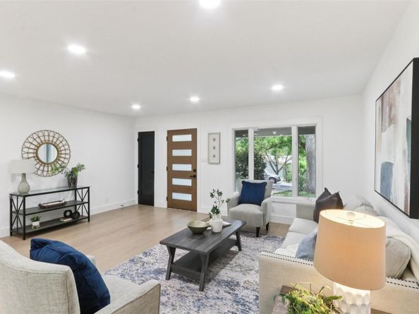 2322 Westoak DR, Austin TX 78704
