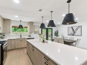 2322 Westoak DR, Austin TX 78704