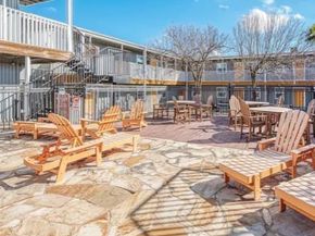 2401 Manor RD 132A, Austin TX 78722