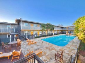 2401 Manor RD 132A, Austin TX 78722