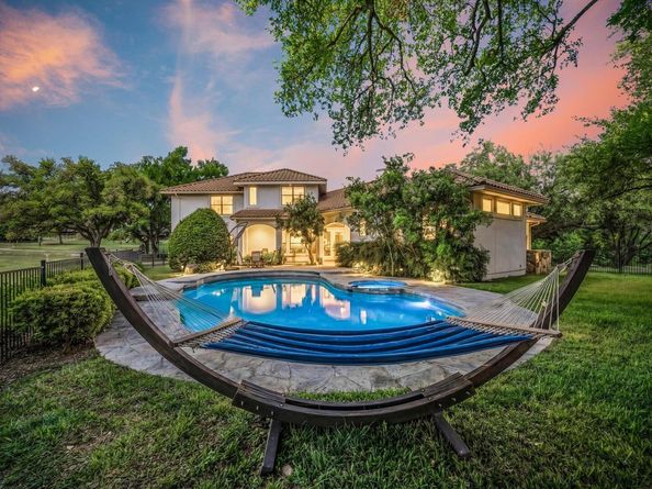 402 Zephyr ST, Lakeway TX 78734