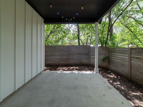 709 W St Elmo RD 2, Austin TX 78745