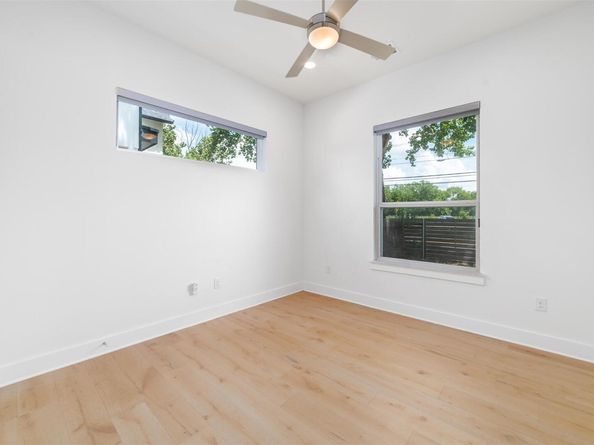 709 W St Elmo RD 2, Austin TX 78745