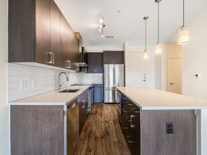6444 Burnet RD 207, Austin TX 78757