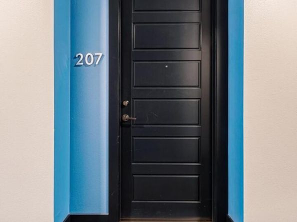 6444 Burnet RD 207, Austin TX 78757