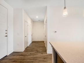 6444 Burnet RD 207, Austin TX 78757