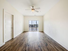 6444 Burnet RD 207, Austin TX 78757
