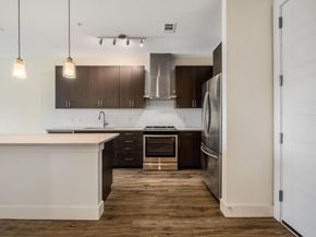 6444 Burnet RD 207, Austin TX 78757
