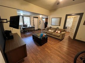 2511 E Cesar Chavez ST, Austin TX 78702