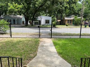 2511 E Cesar Chavez ST, Austin TX 78702