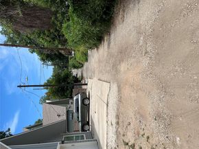 2511 E Cesar Chavez ST, Austin TX 78702