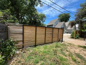 2511 E Cesar Chavez ST, Austin TX 78702