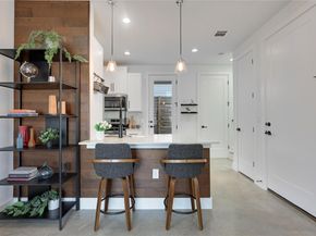 1208 Walnut Ave 2, Austin TX 78702