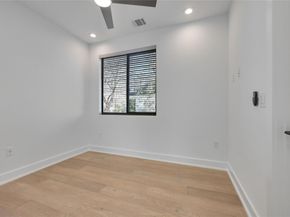 1208 Walnut Ave 2, Austin TX 78702