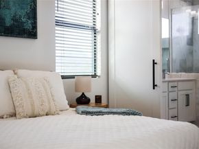 1208 Walnut Ave 2, Austin TX 78702