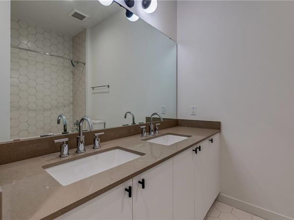 800 Embassy DR 117, Austin TX 78702