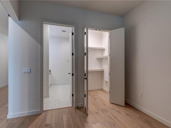 800 Embassy DR 117, Austin TX 78702