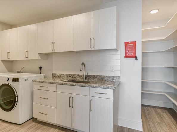 1715 Enfield RD 302, Austin TX 78703
