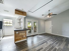 6903 Deatonhill DR 16, Austin TX 78745