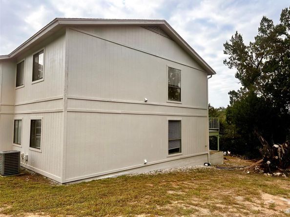 5608 Clubhouse DR, Lago Vista TX 78645