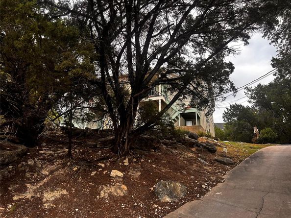 5608 Clubhouse DR, Lago Vista TX 78645