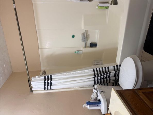 5608 Clubhouse DR, Lago Vista TX 78645