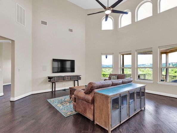 103 Tonkawa TRL W, Lakeway TX 78738