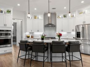 302 Lodestone LN, Austin TX 78738