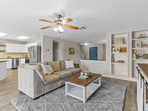 1120 Statler Bend DR, Pflugerville TX 78660