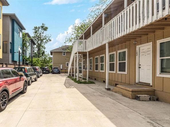 204 E 30th ST 103, Austin TX 78705