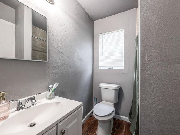 204 E 30th ST 103, Austin TX 78705