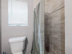 204 E 30th ST 103, Austin TX 78705