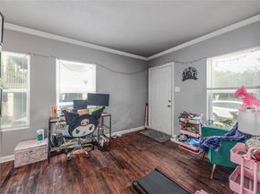 204 E 30th ST 103, Austin TX 78705