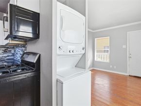 204 E 30th ST 201, Austin TX 78705