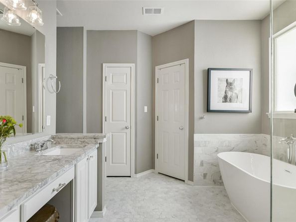 2817 Kinney Oaks CT, Austin TX 78704