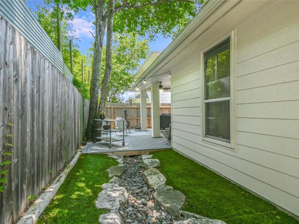 2817 Kinney Oaks CT, Austin TX 78704