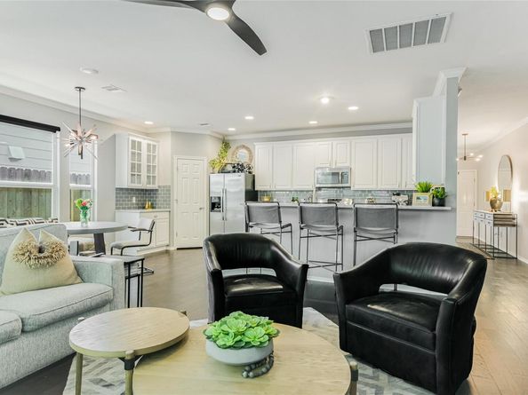 2817 Kinney Oaks CT, Austin TX 78704