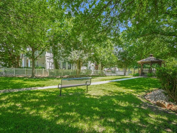 2817 Kinney Oaks CT, Austin TX 78704