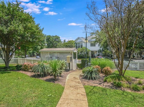 2817 Kinney Oaks CT, Austin TX 78704