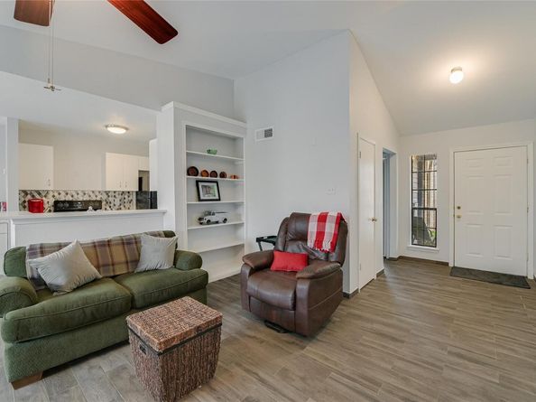 1601 Faro DR 2403, Austin TX 78741