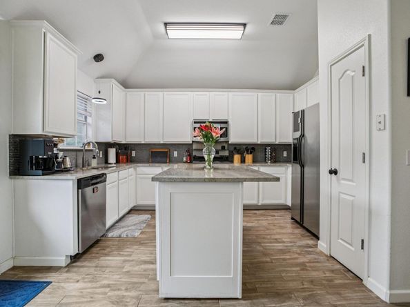 1300 White Dove CV, Cedar Park TX 78613