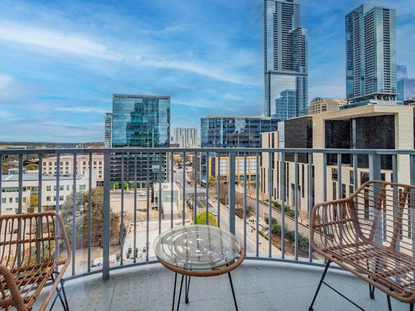 360 Nueces ST 1018, Austin TX 78701