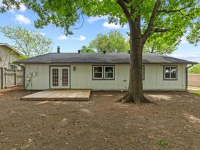1737 Cricket Hollow Dr, Austin TX 78758