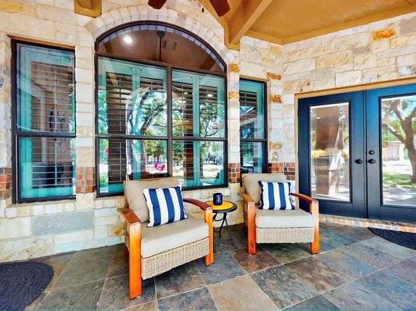 104 Standing Oak DR, Georgetown TX 78633